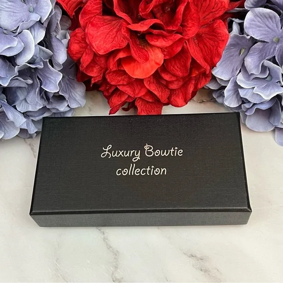 Handmade Black and White Feather Bow Tie Boutonnière Lapel Pin Set - Picture 14 of 16